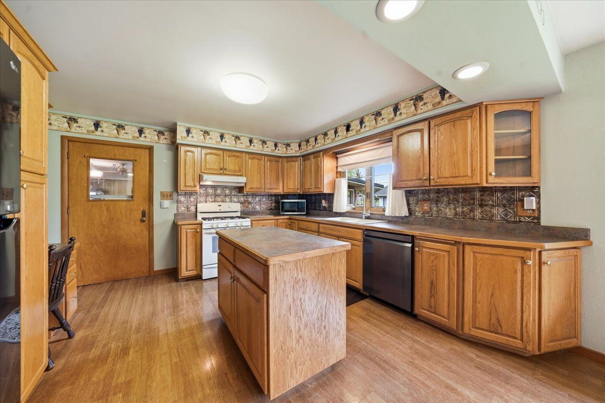 3106 JO ANN Drive, Joliet, IL 60431