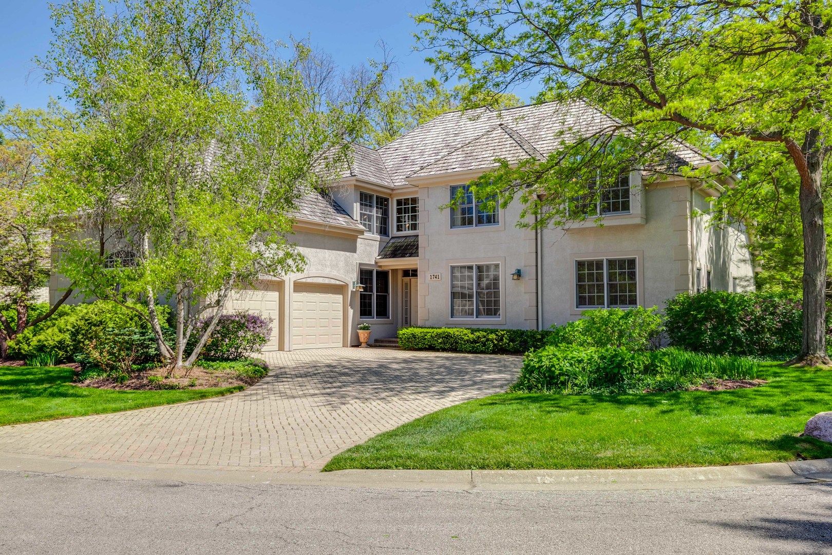 1741 Stanford Court — Lake Forest, IL 60045