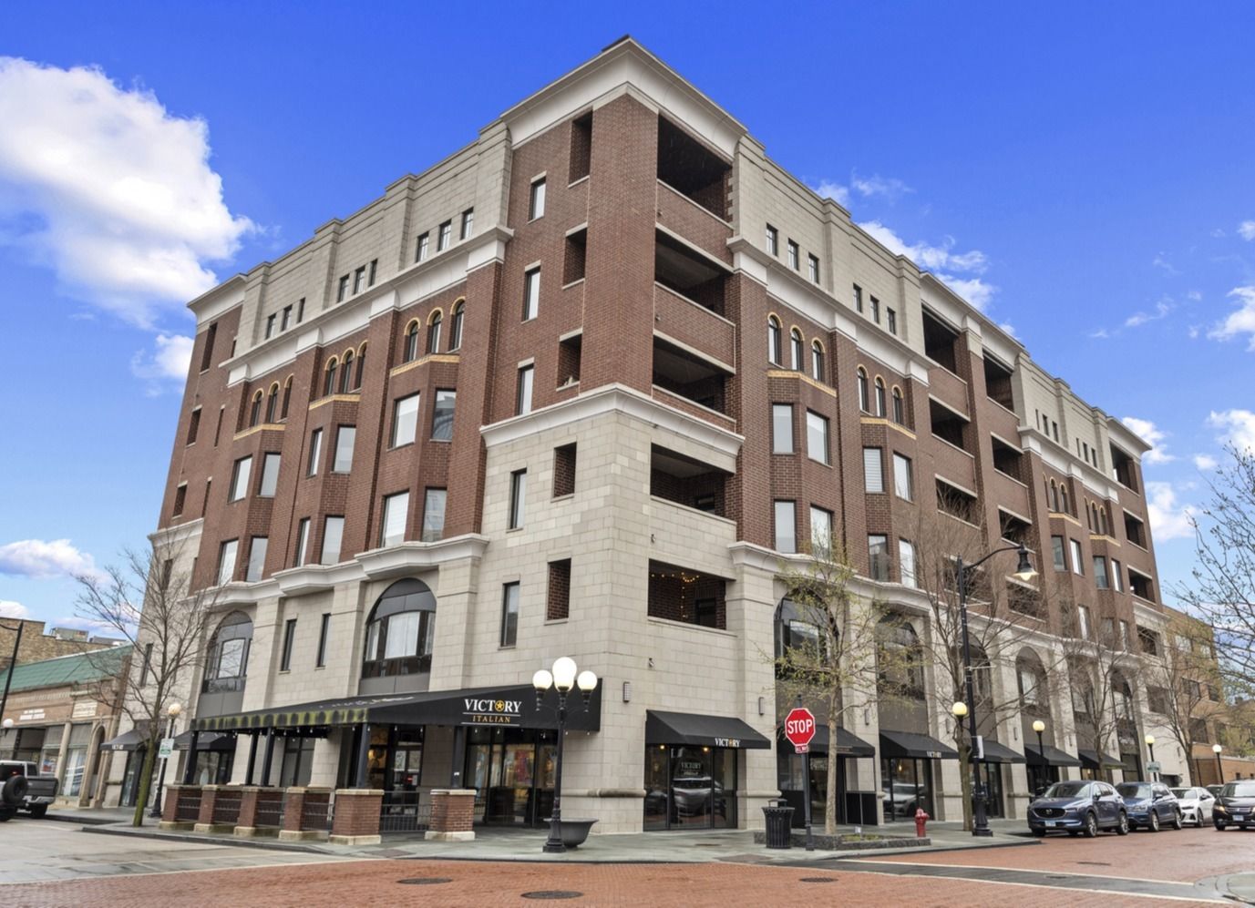 110 S Marion Street #606 — Oak Park, IL 60302