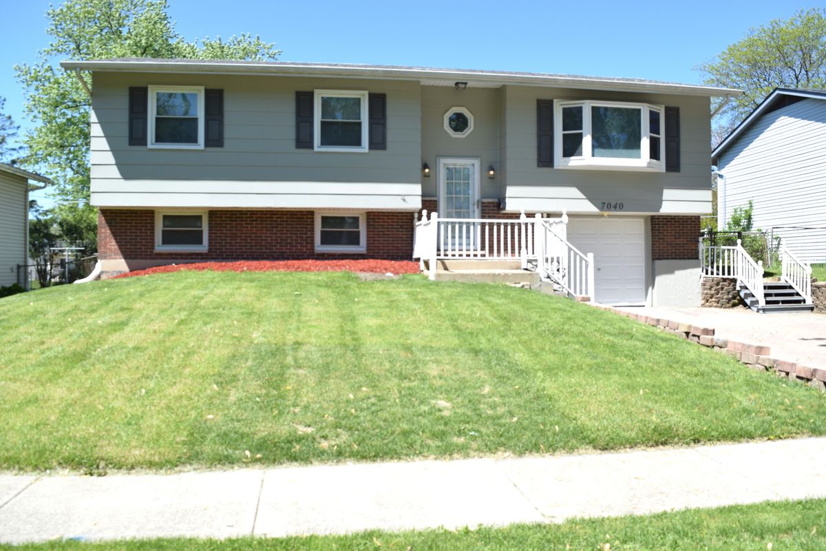 7040 Meadowbrook Lane, Hanover Park, IL 60133