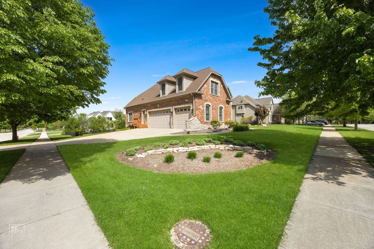 600 Willow Street, Sugar Grove, IL 60554