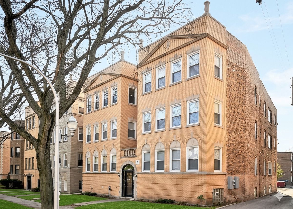 2065 Jarvis Avenue, Chicago, IL 60645