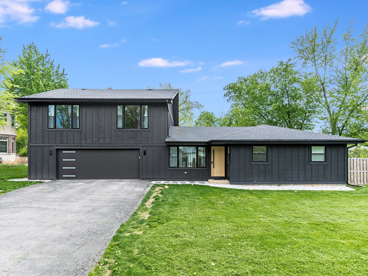 8122 Fairmount Avenue, Downers Grove, IL 60516