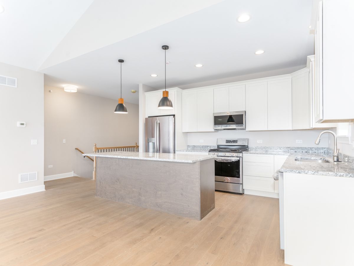 1431 Somerset Place, Barrington, IL 60010