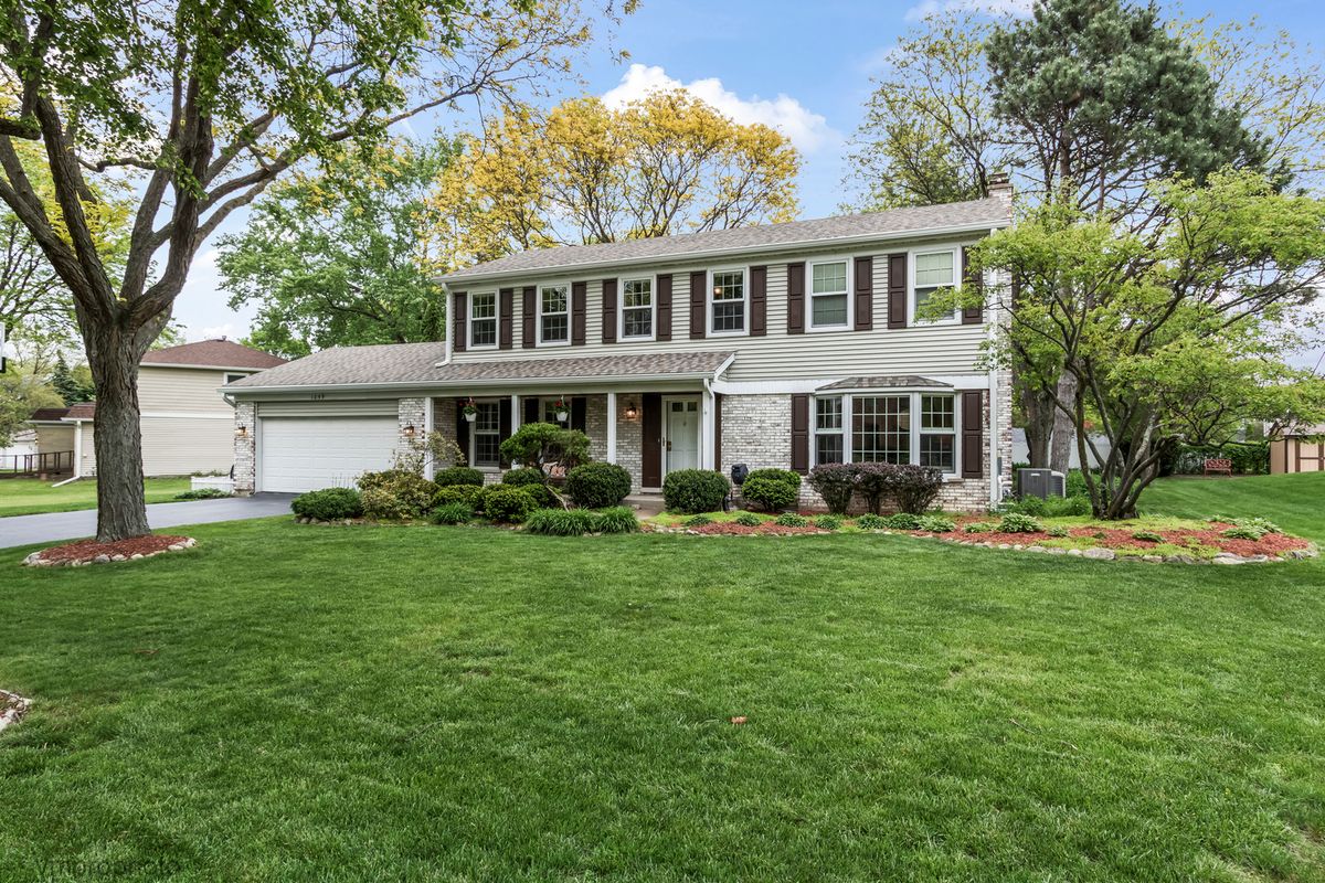 1059 W Chatham Drive, Palatine, IL 60067