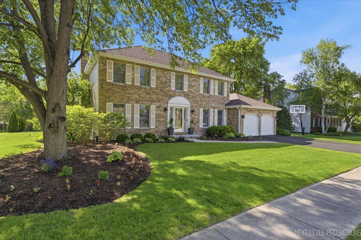 512 West Lane, Geneva, IL 60134
