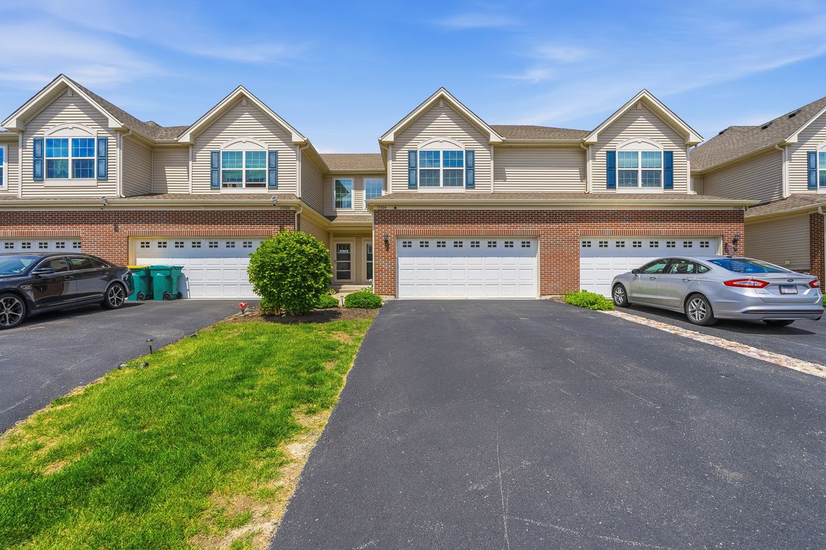15104 Quincy Circle, Manhattan, IL 60442