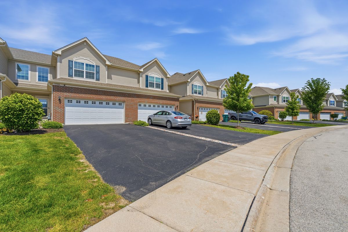 15104 W Quincy Circle, Manhattan, IL 60442