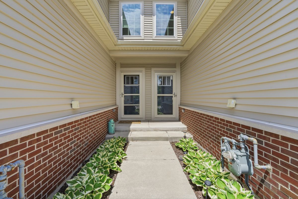 15104 W Quincy Circle, Manhattan, IL 60442