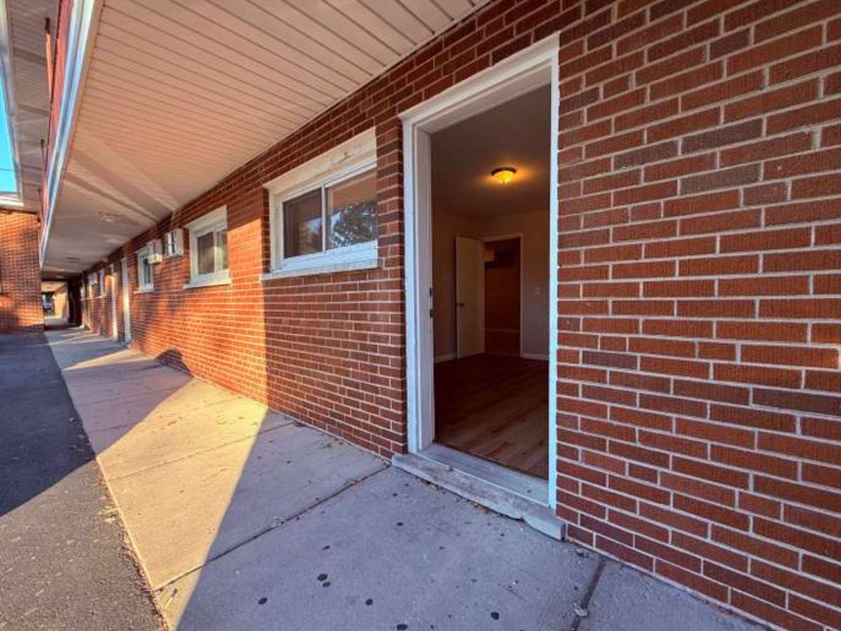 1119 Algonquin Road, Arlington Heights, IL 60005