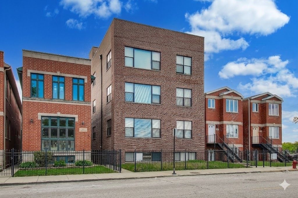 504 S Oakley Boulevard — Chicago, IL 60612
