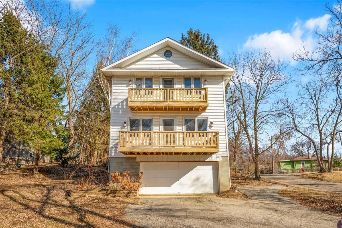 49 N Lake Avenue — Fox Lake, IL 60020