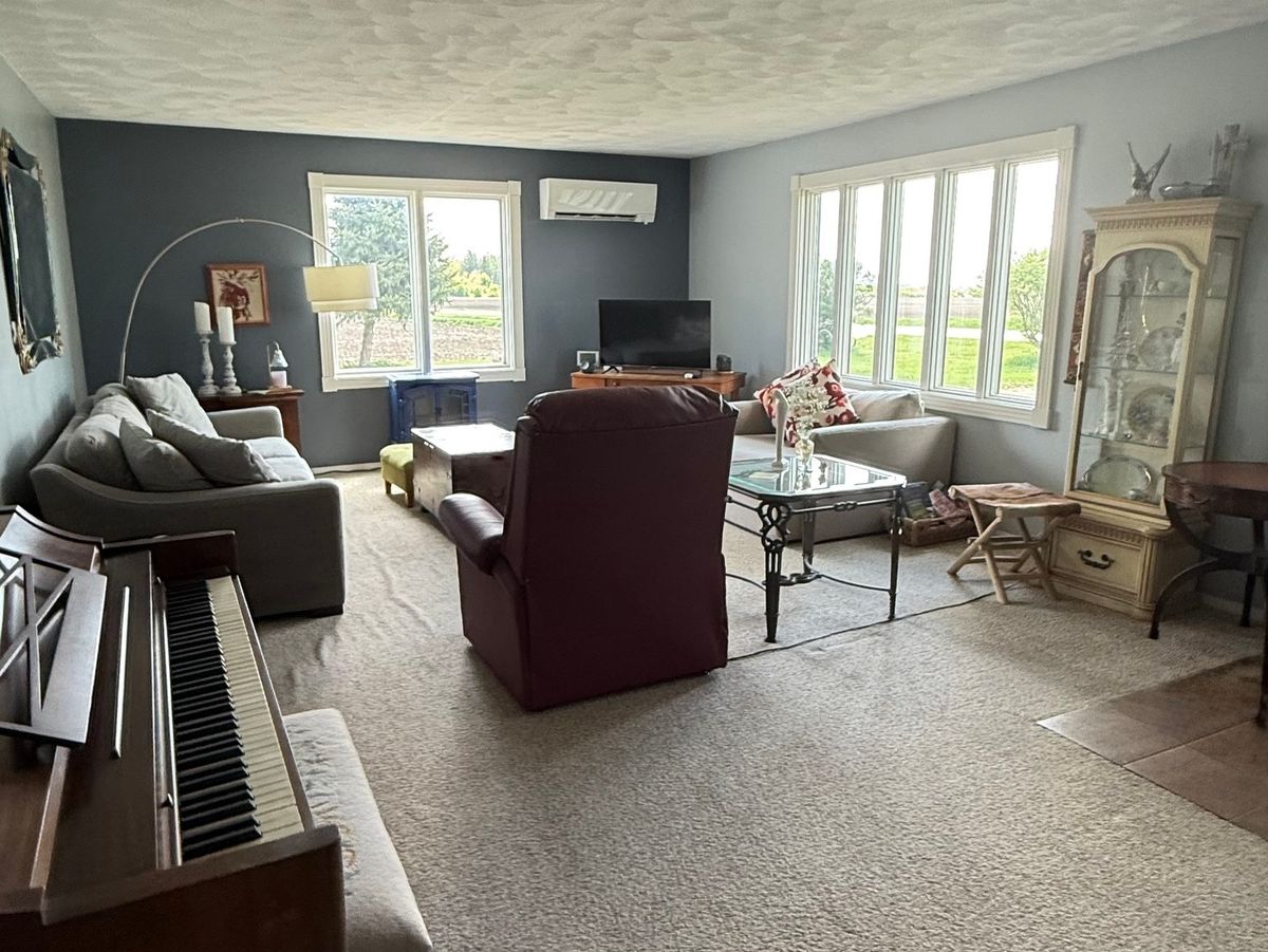 27986 Esmond Road, Esmond, IL 60129