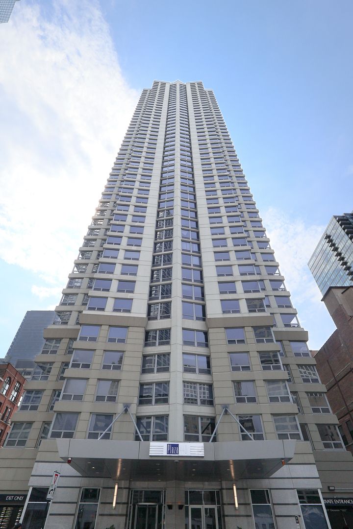 440 N WABASH Avenue #2606 — Chicago, IL 60611