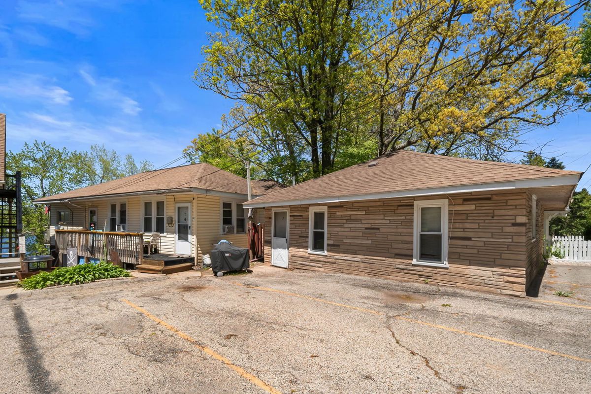 26198 W Spring Grove Road, Antioch, IL 60002