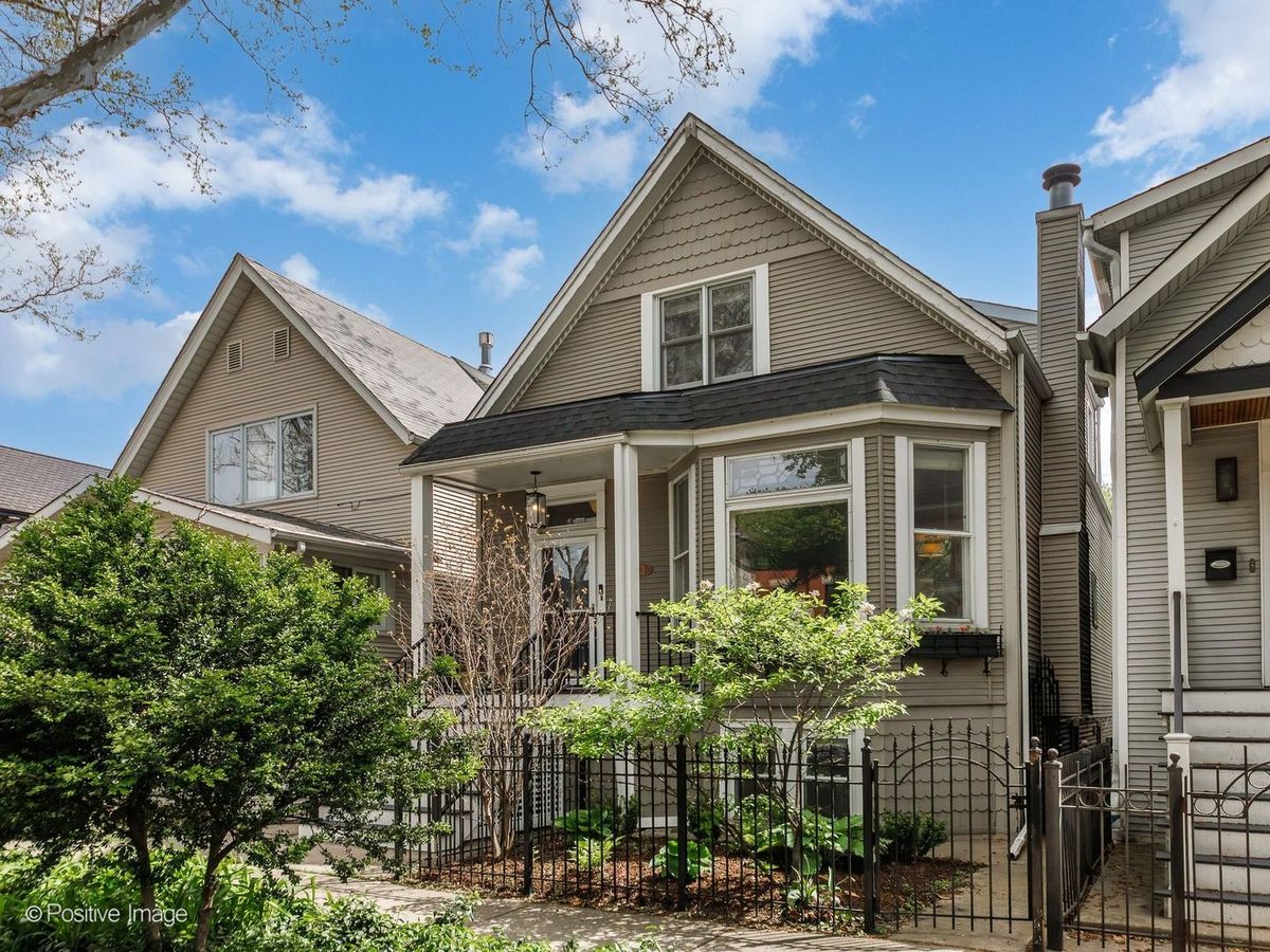 3813 Hermitage Avenue, Chicago, IL 60613