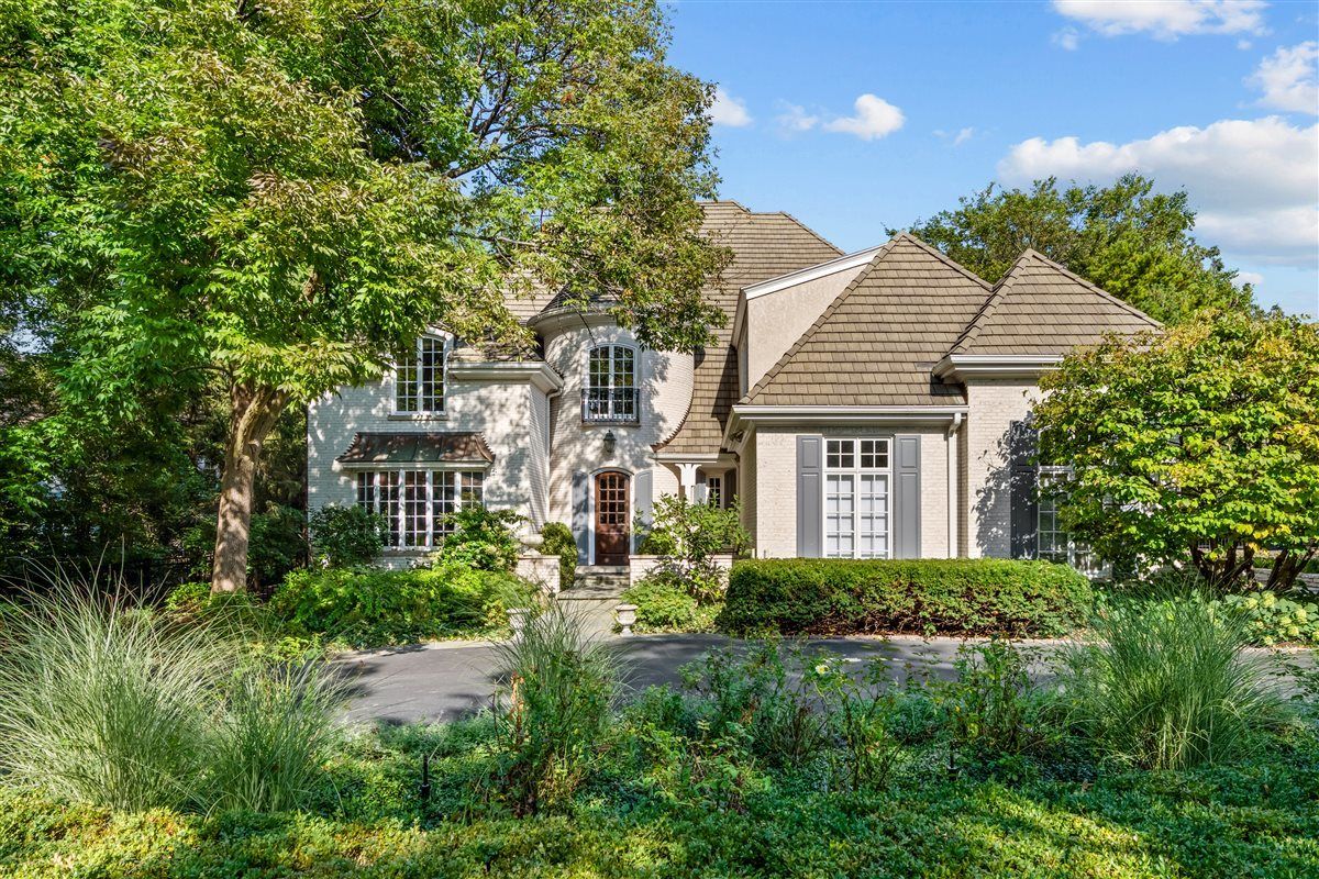 397 Palos Road — Glencoe, IL 60022