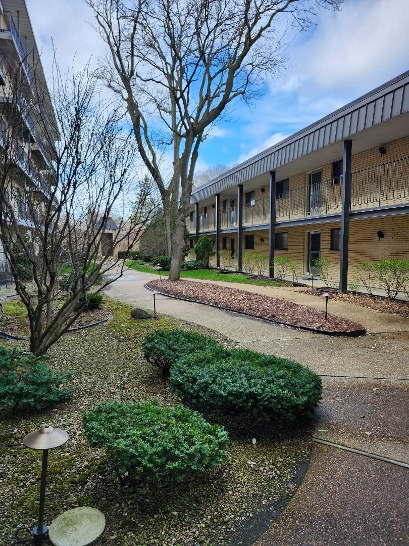 6221 Niagara Avenue, Chicago, IL 60631