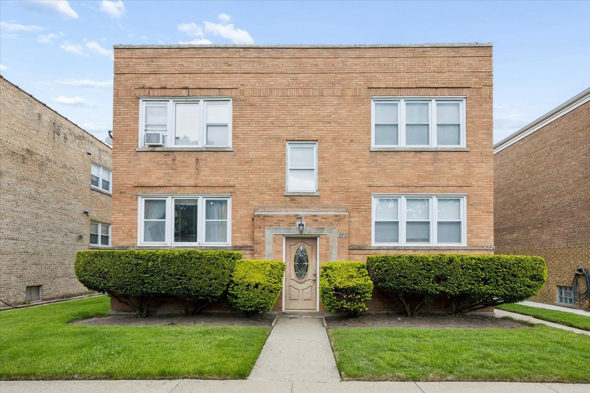 2626 W Balmoral Avenue #201 — Chicago, IL 60625