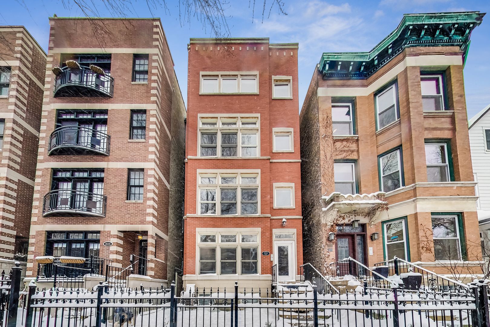 3531 N Reta Avenue #2 — Chicago, IL 60657