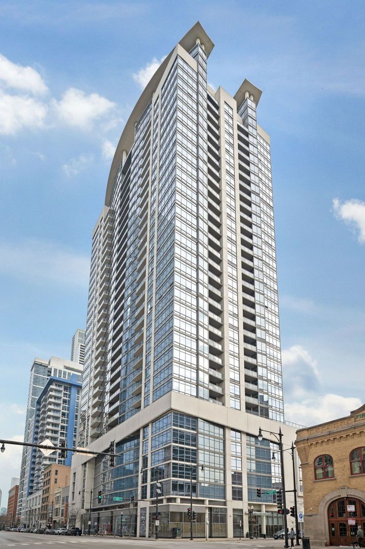 100 14TH Street, Chicago, IL 60605