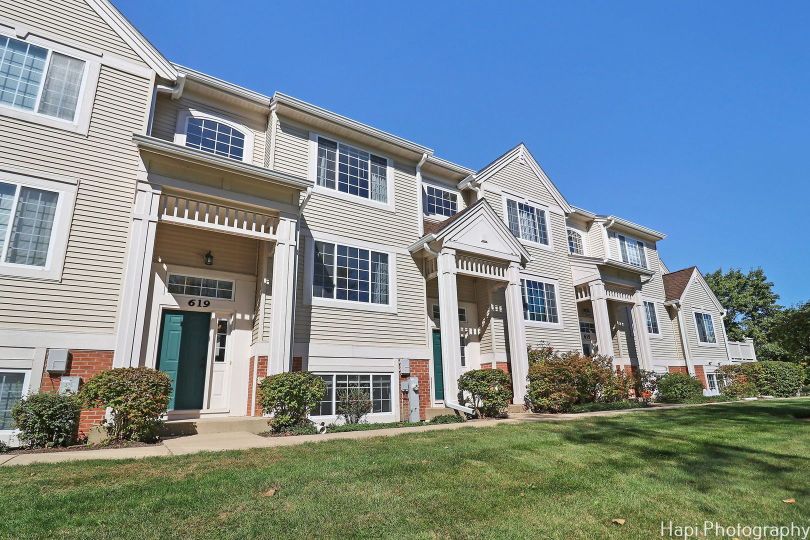 619 Cary Woods Circle — Cary, IL 60013
