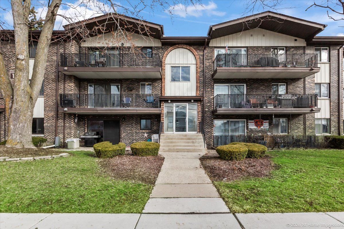 5202 Midlothian Turnpike #107 — Crestwood, IL 60418