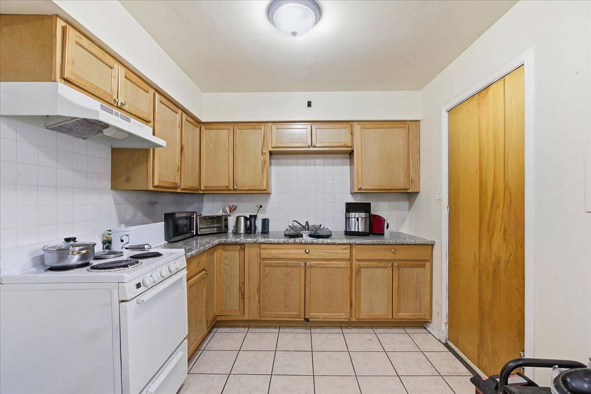 9620 Grand Avenue, Franklin Park, IL 60131