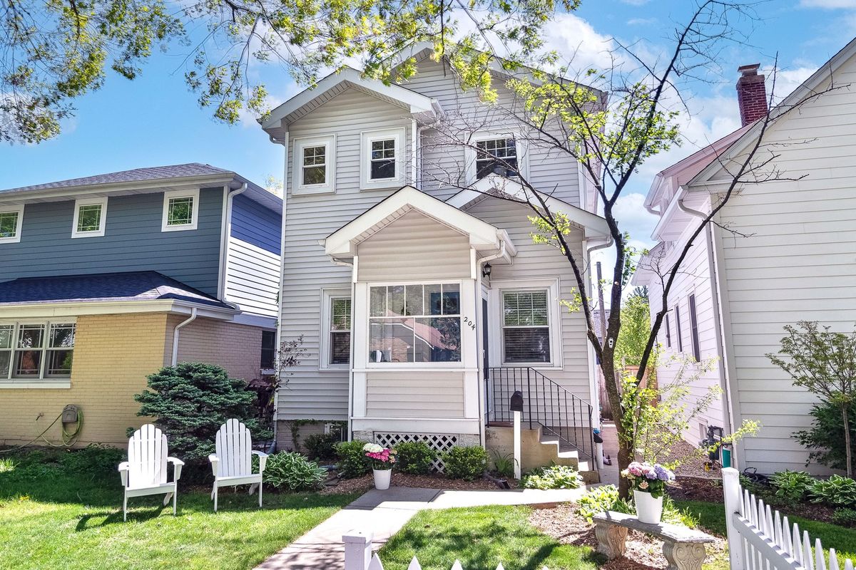 204 16th Street, Wilmette, IL 60091