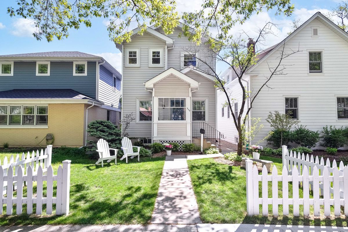 204 16th Street, Wilmette, IL 60091