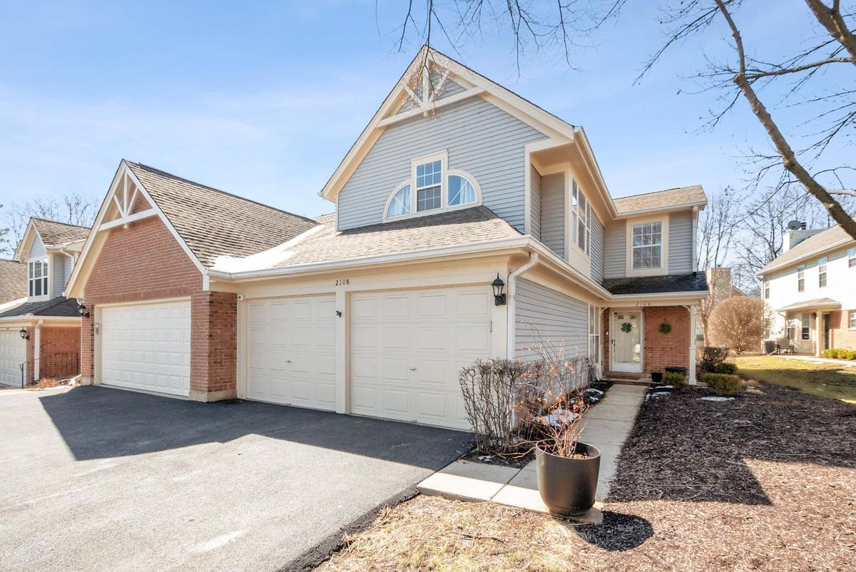 2108 Glasgow Court, Hanover Park, IL 60133
