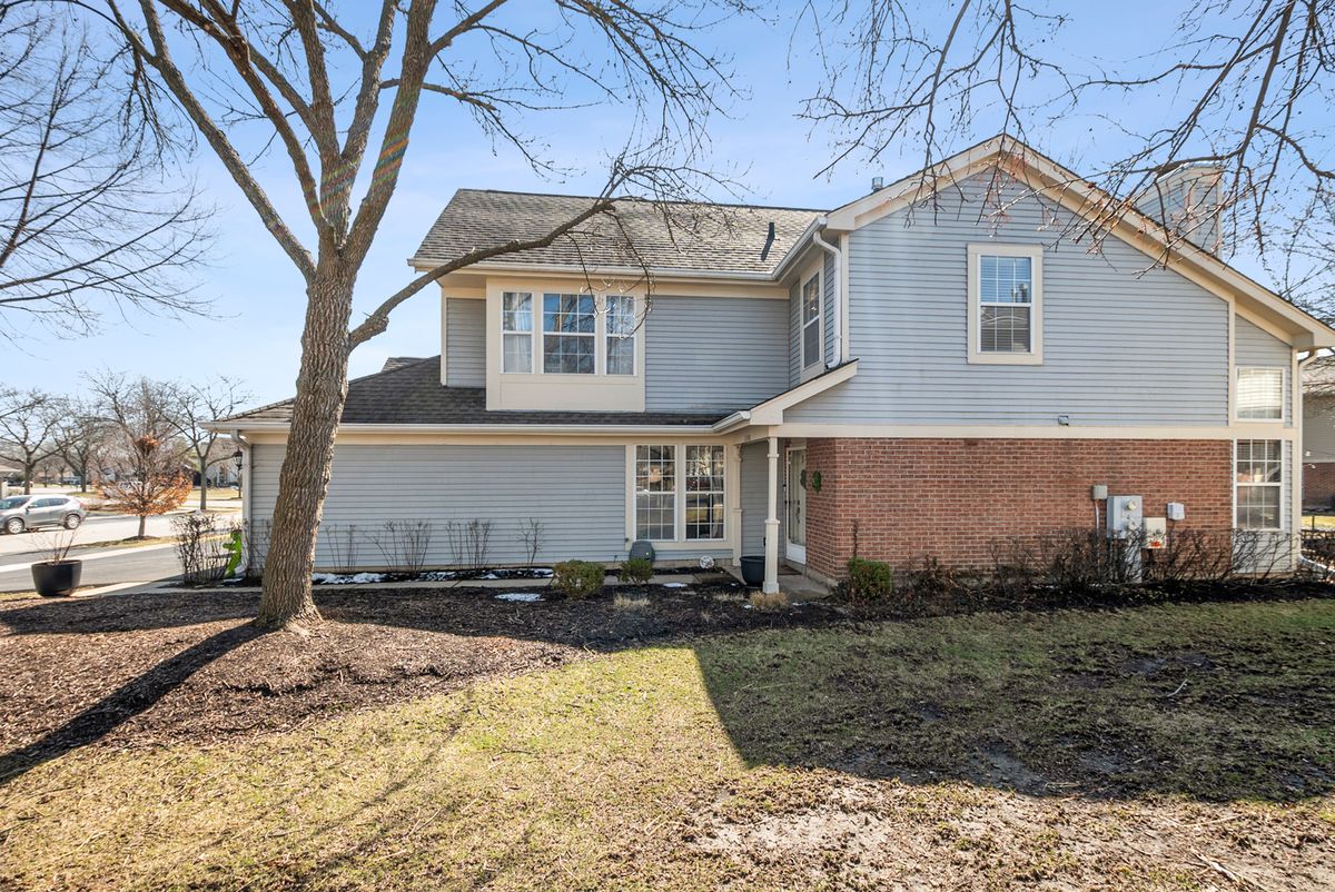 2108 Glasgow Court, Hanover Park, IL 60133