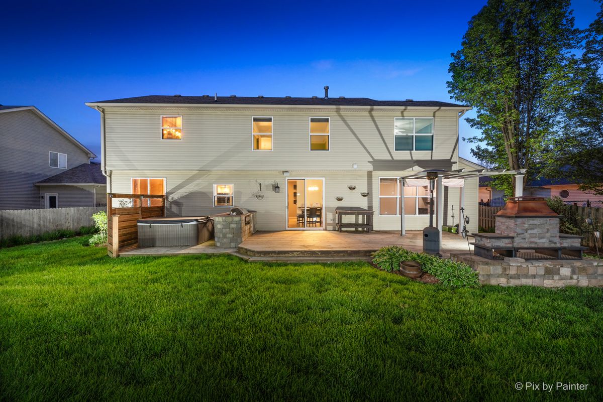 2211 Hazelwood Drive, McHenry, IL 60051