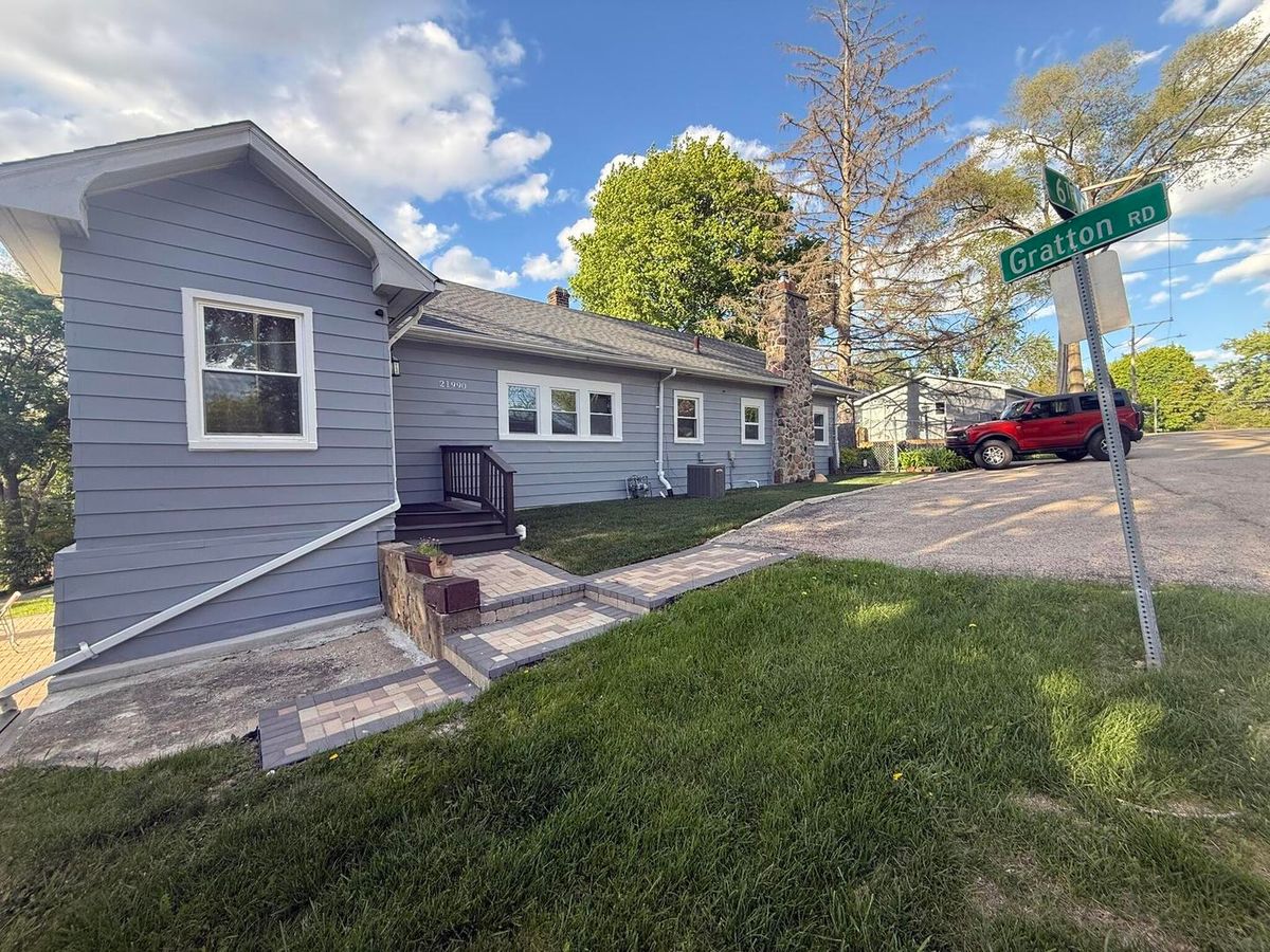 21990 W 6th Street, Lake Villa, IL 60046