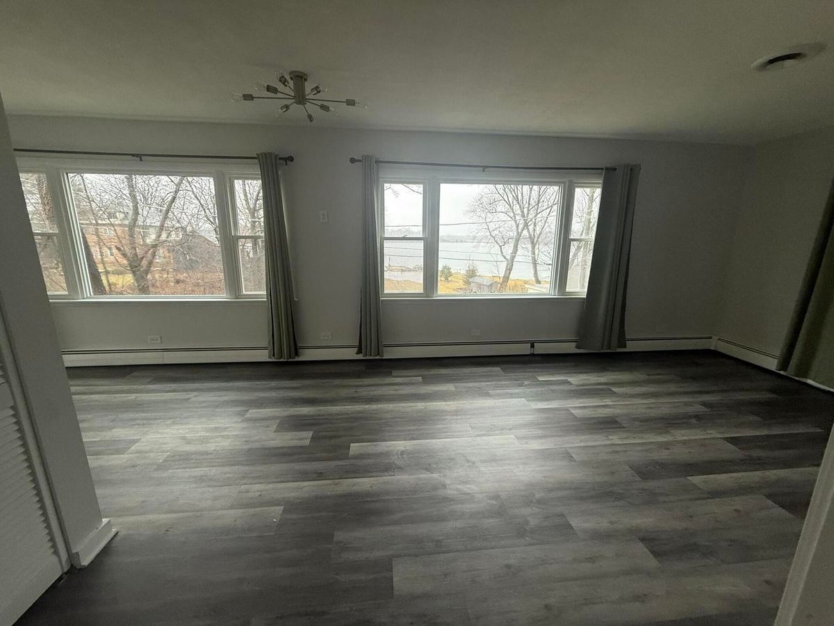 21990 W 6th Street, Lake Villa, IL 60046