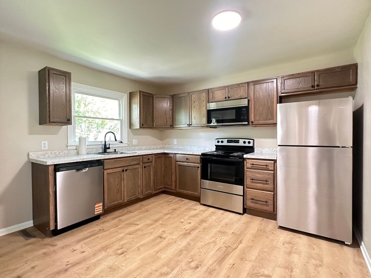 1020 S 22nd Street, Murphysboro, IL 62966
