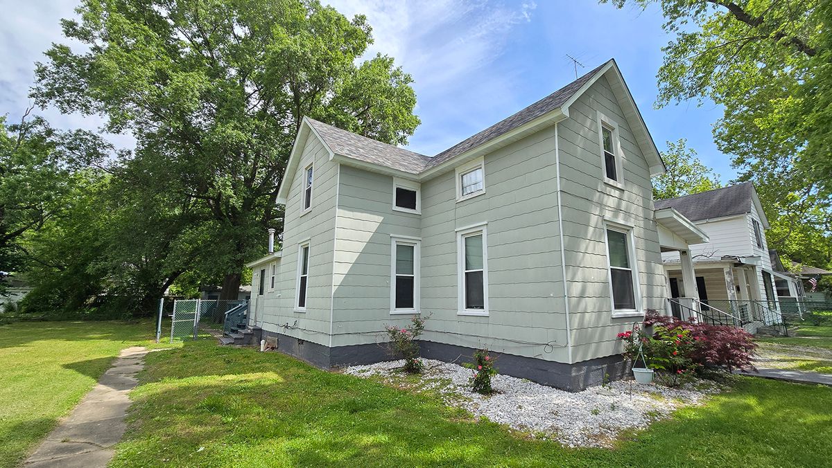 948 E Broadway, Centralia, IL 62801