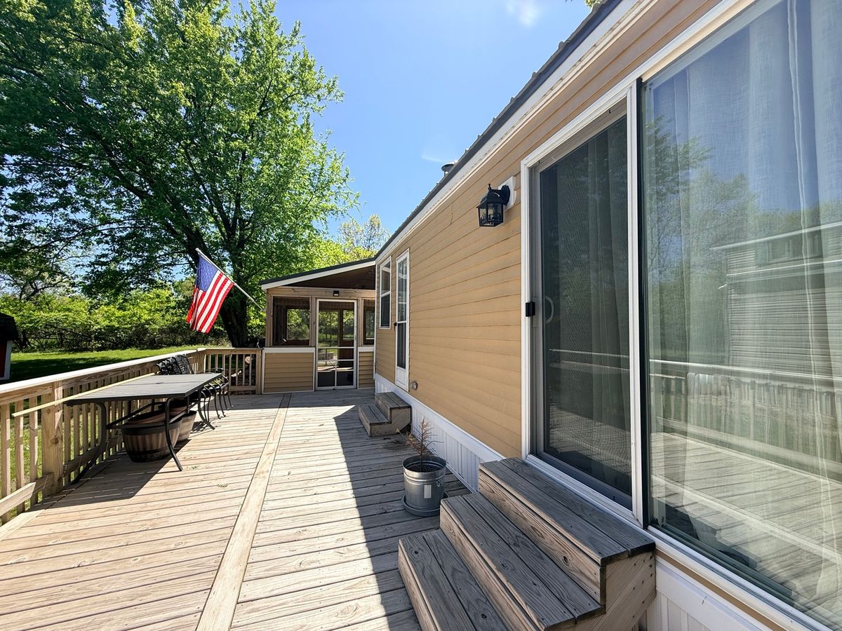 25-4 Woodhaven Lakes, Sublette, IL 61367