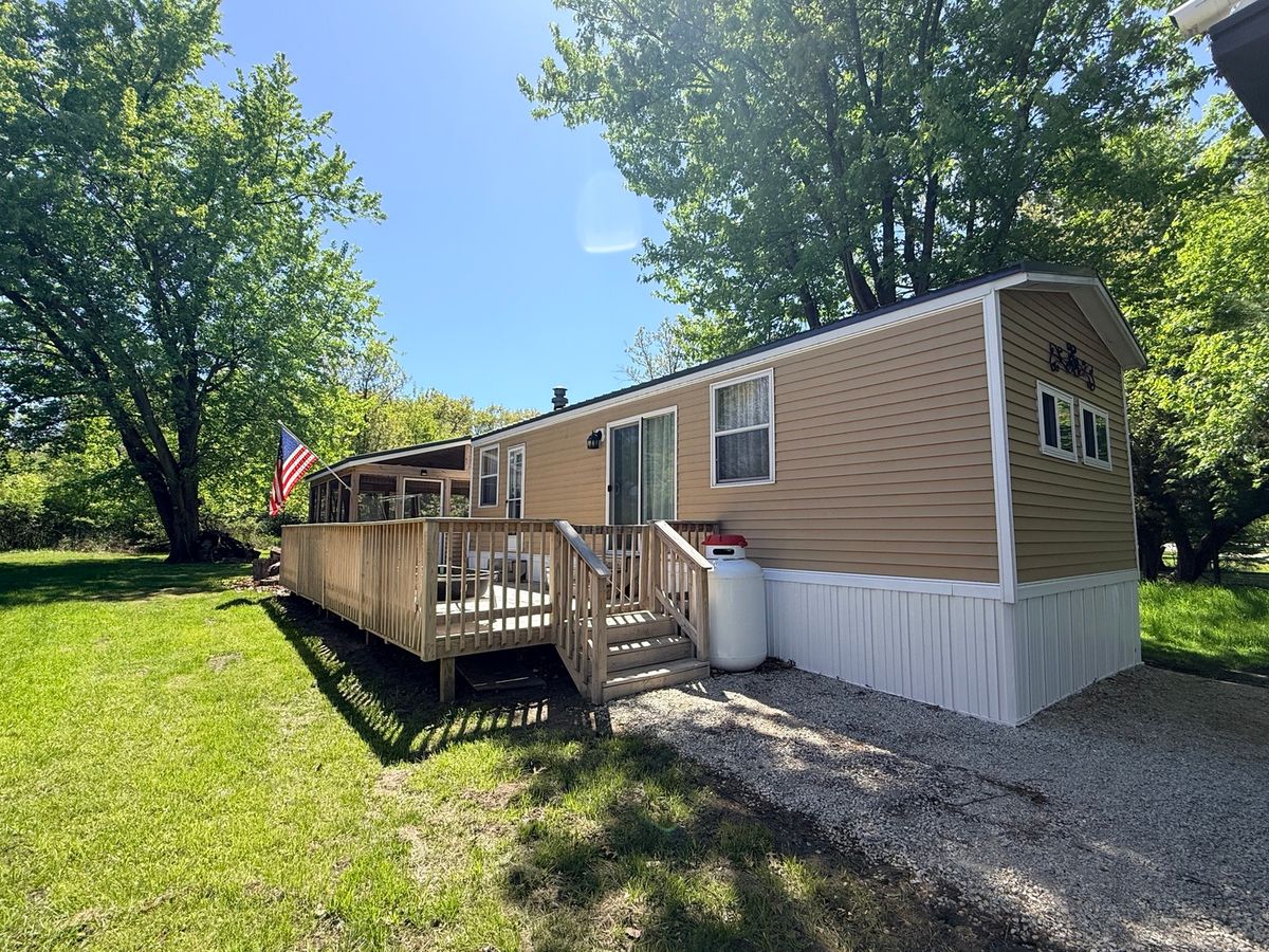 25-4 Woodhaven Lakes, Sublette, IL 61367