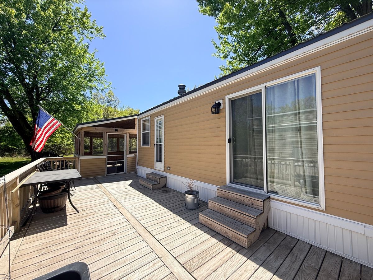 25-4 Woodhaven Lakes, Sublette, IL 61367