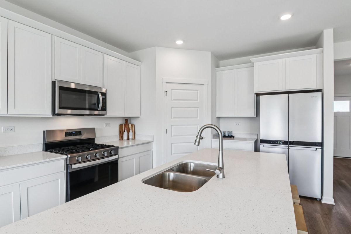 1482 Vintage Drive, Oswego, IL 60543