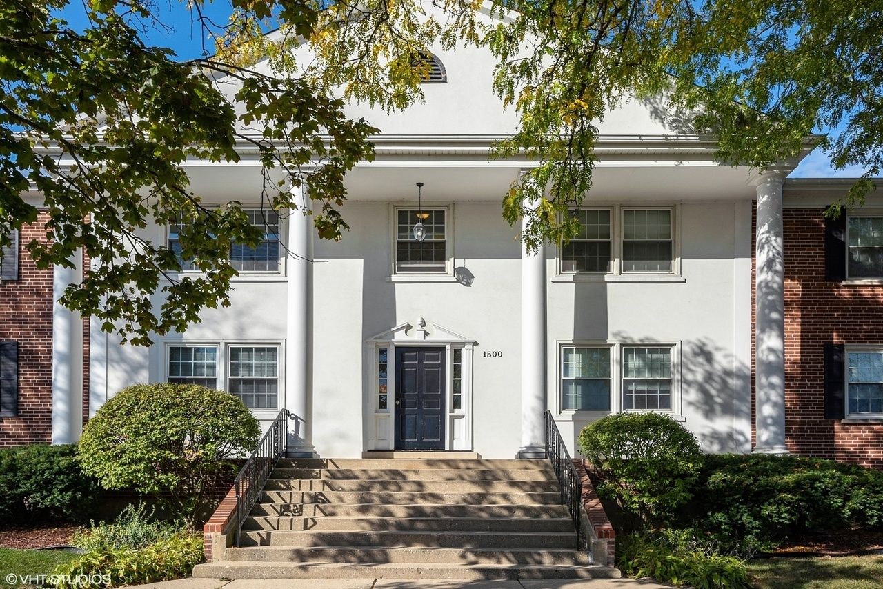 1500 W Touhy Avenue #2S — Park Ridge, IL 60068