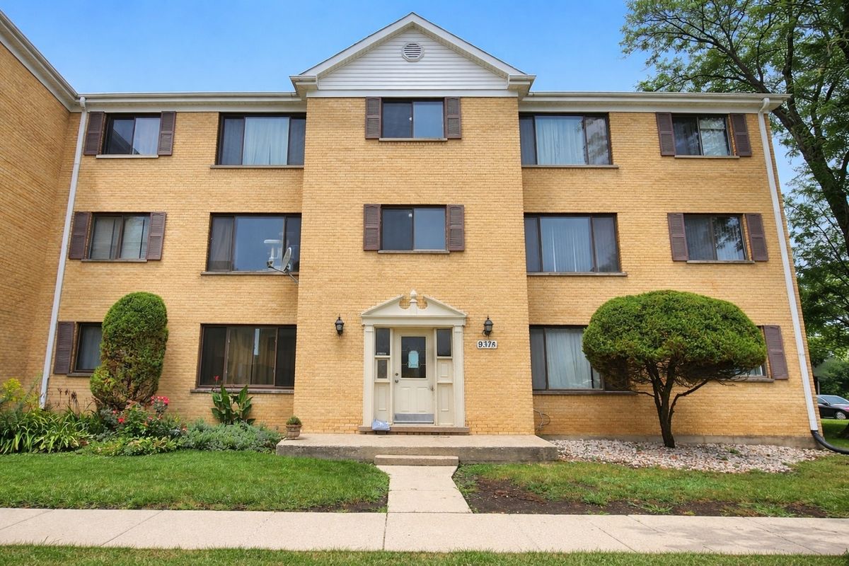 9375 Hamilton Court, Des Plaines, IL 60016