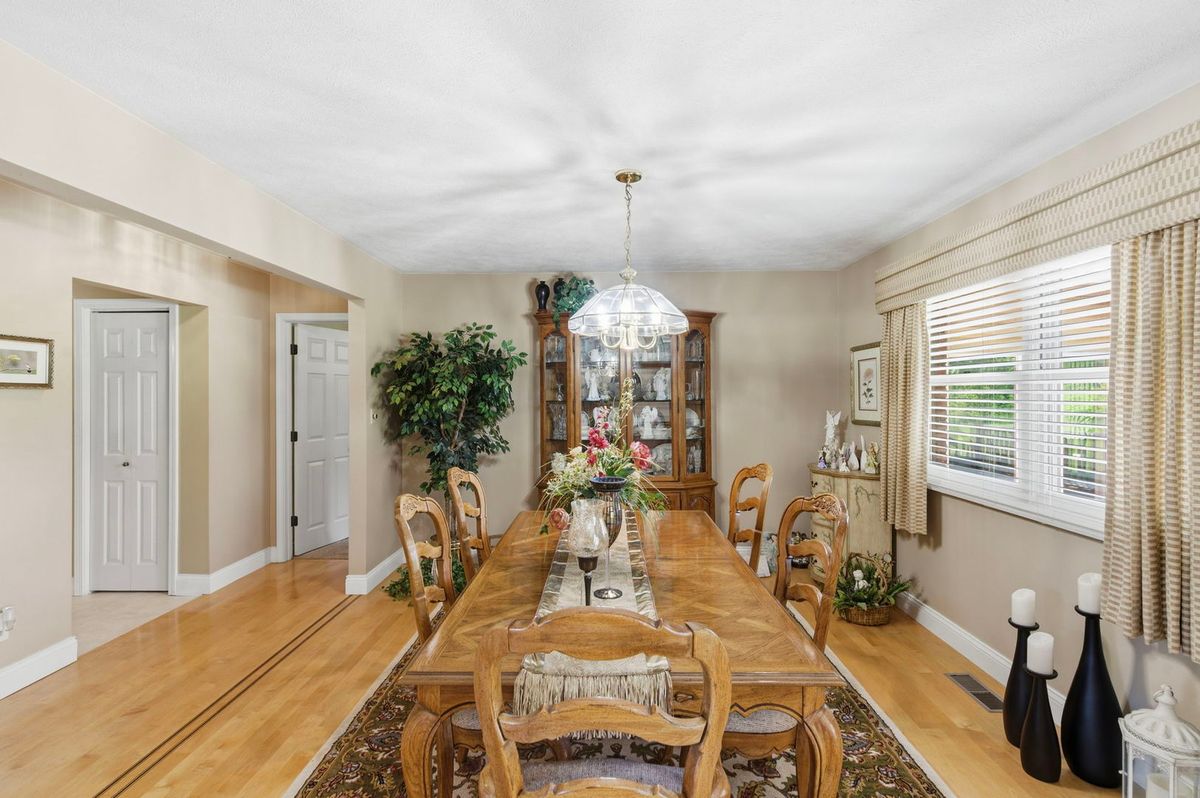 9916 Karnes Road, West Frankfort, IL 62896