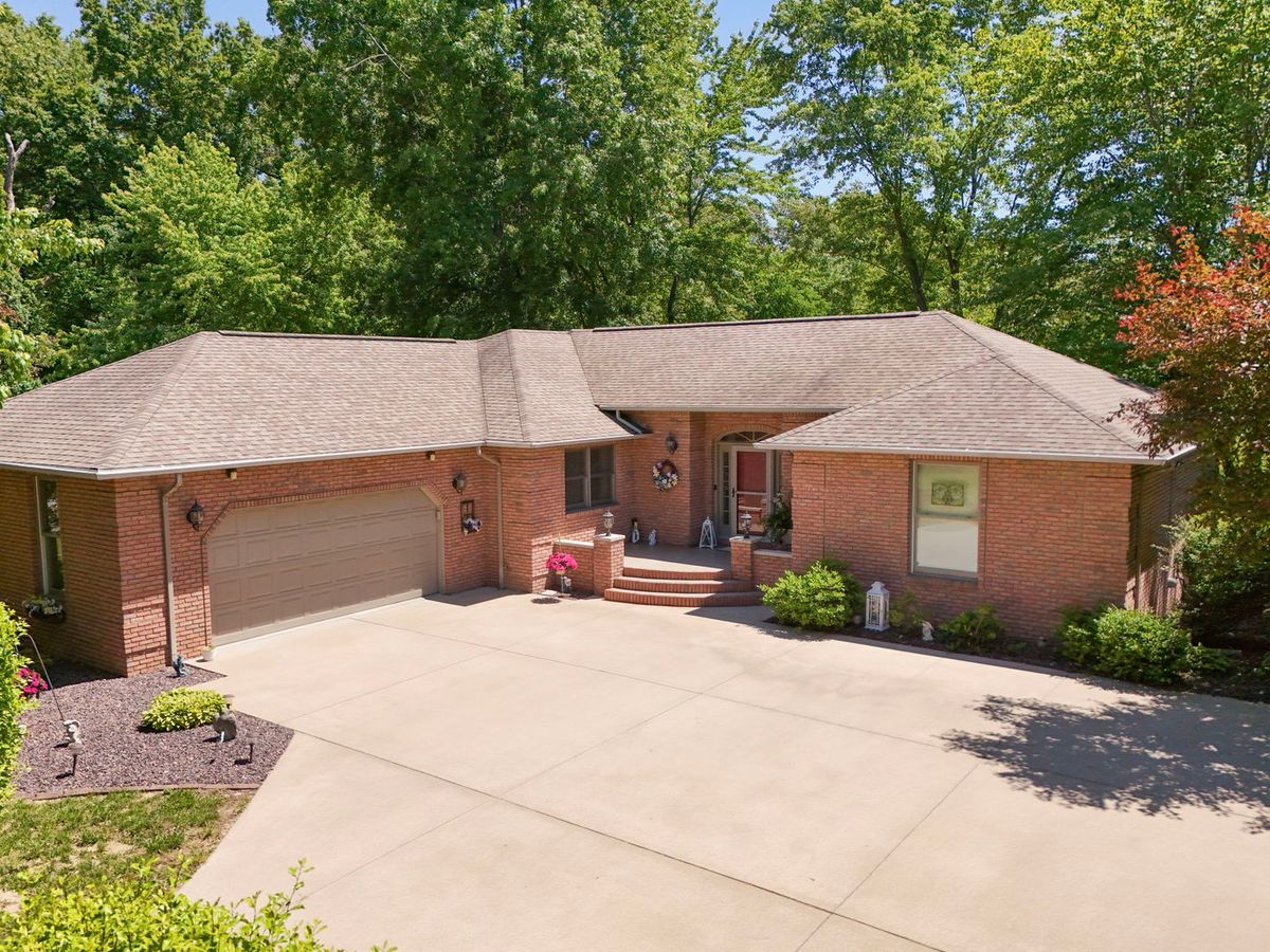 9916 Karnes Road, West Frankfort, IL 62896