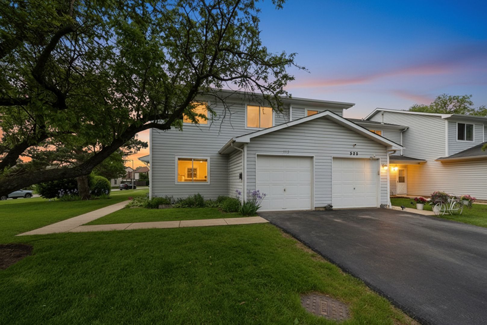 527 ALTON Court — Carol Stream, IL 60188