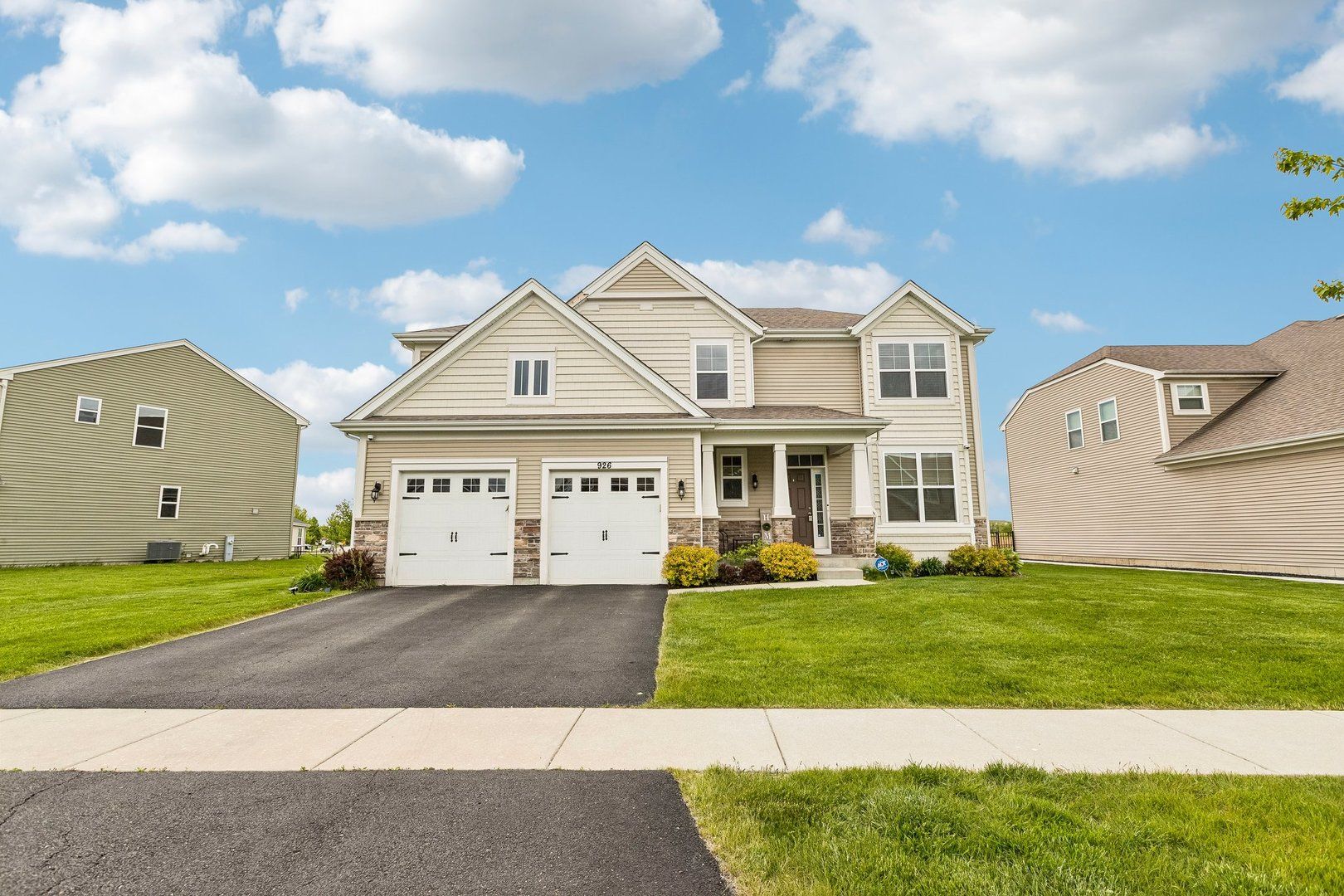 926 Catamaran Circle — Pingree Grove, IL 60140