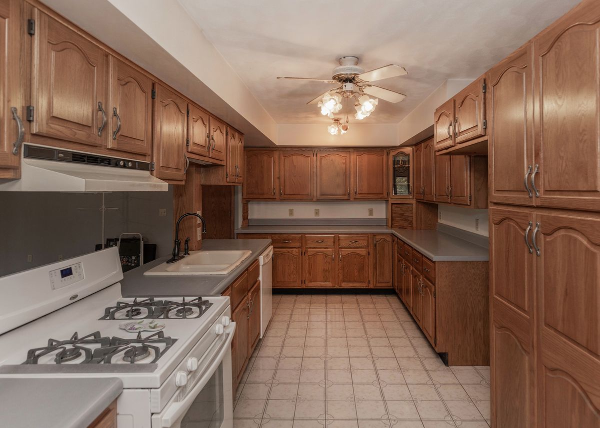 9554 Rock River View, Colona, IL 61241