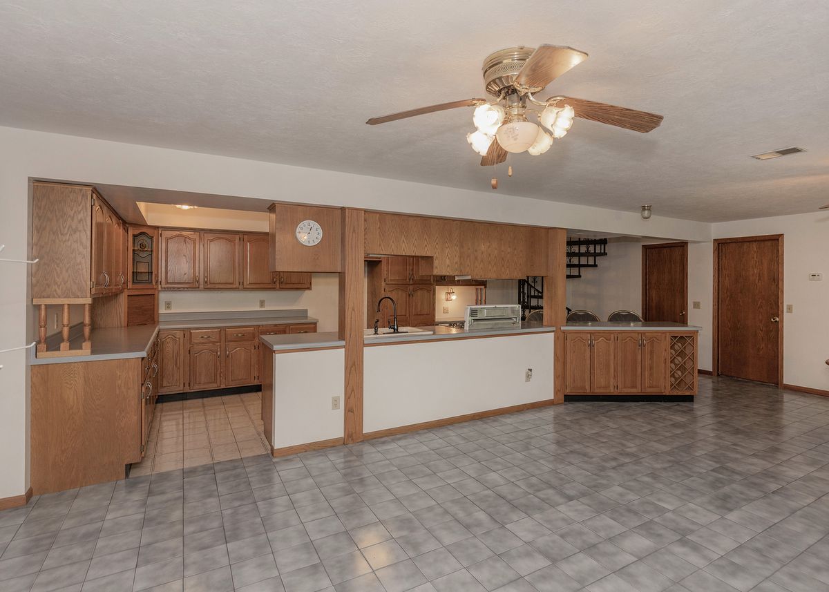 9554 Rock River View, Colona, IL 61241