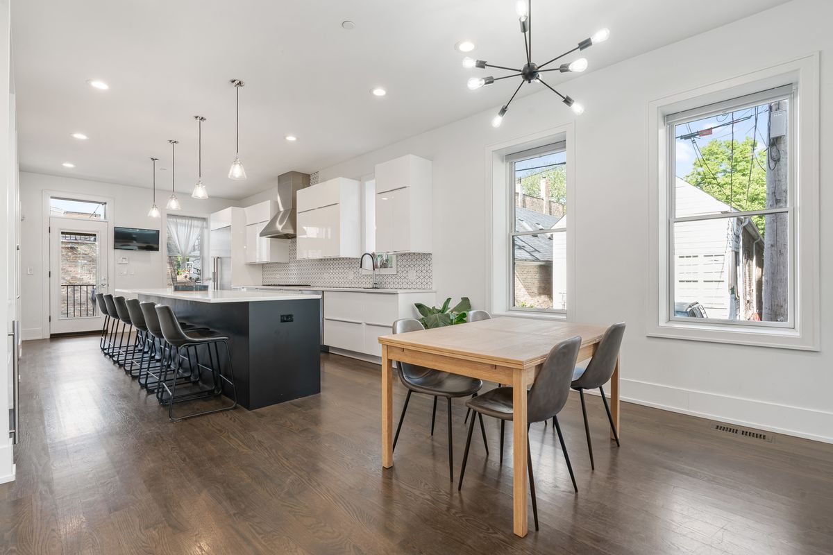 2312 W Charleston Street, Chicago, IL 60647